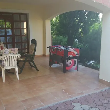 Eger Napsugar Appartement Buitenkant foto