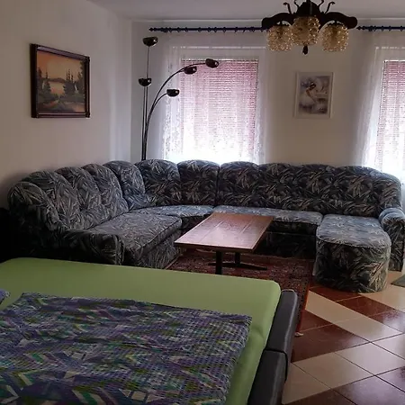 Eger Napsugar Appartement Buitenkant foto